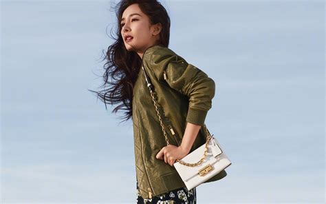 杨幂 michael kors|【杨幂】MICHAEL KORS X 杨幂 The Walk 街头风格大片.